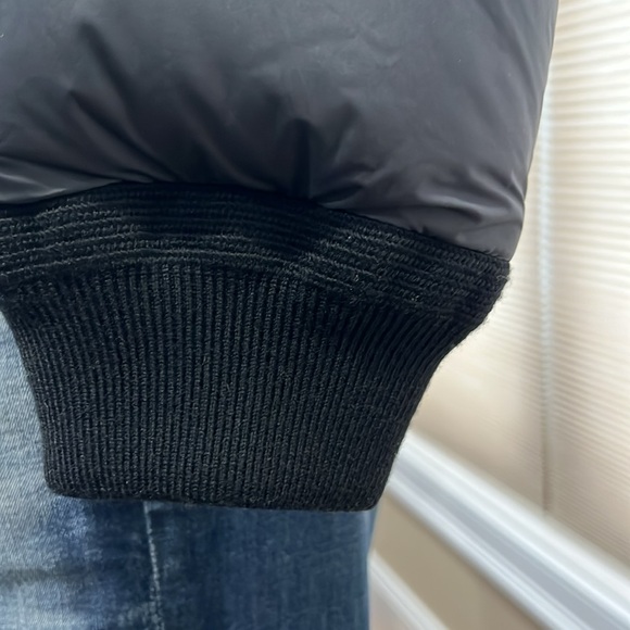 Moncler
Short Padded Down Jacket. Brand Size 4 (X-Large) - Picture 12 of 17